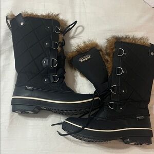 Skechers Black Quilted Winter Boots